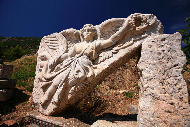 Niké à Ephèse : photographie de laszlo-photo (Flickr)