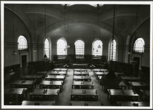Salle de lecture de la bibliothèque universitaire de Lille vers 1930