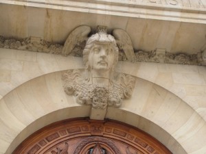 Détail de la façade de la Bibliothèque universitaire de Lille