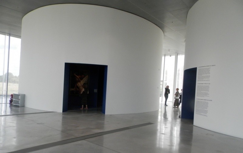 Deux des trois espaces d'exposition du Pavillon de verre
