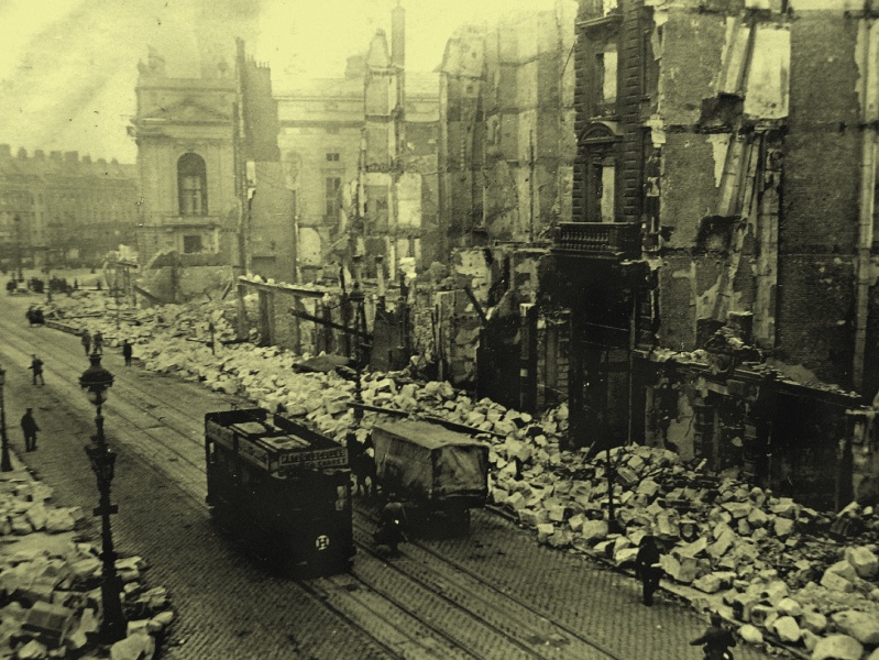 La rue Faidherbe à Lille après le siège de Lille d'octobre 1914