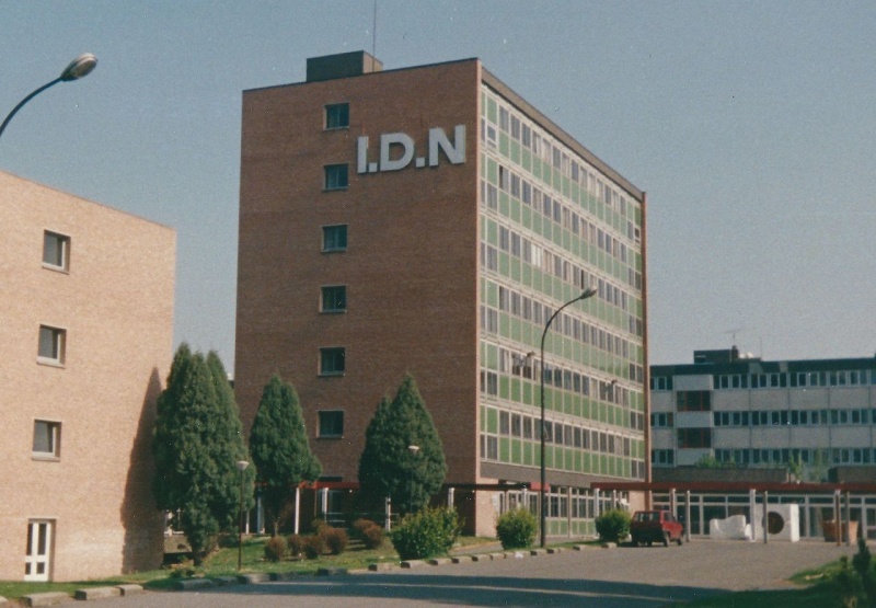 Bâtiment E d'enseignement : Tour de l'Institut industriel du Nord (IDN) en 1991. Avant déménagement de l'Ecole. Wikipedia
